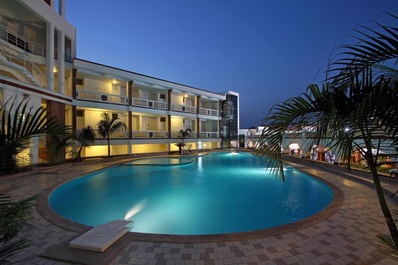 Prakruti Resort Vadodara Zewnętrze zdjęcie